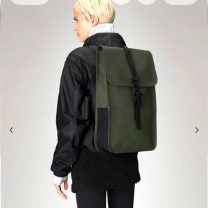 NWT RAINS WATERPROOF BACKPACK EVERGREEN DARK GREEN DENMARK